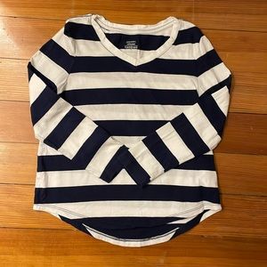Adorable navy and white striped v neck tissue tee size 6-7 Old Navy